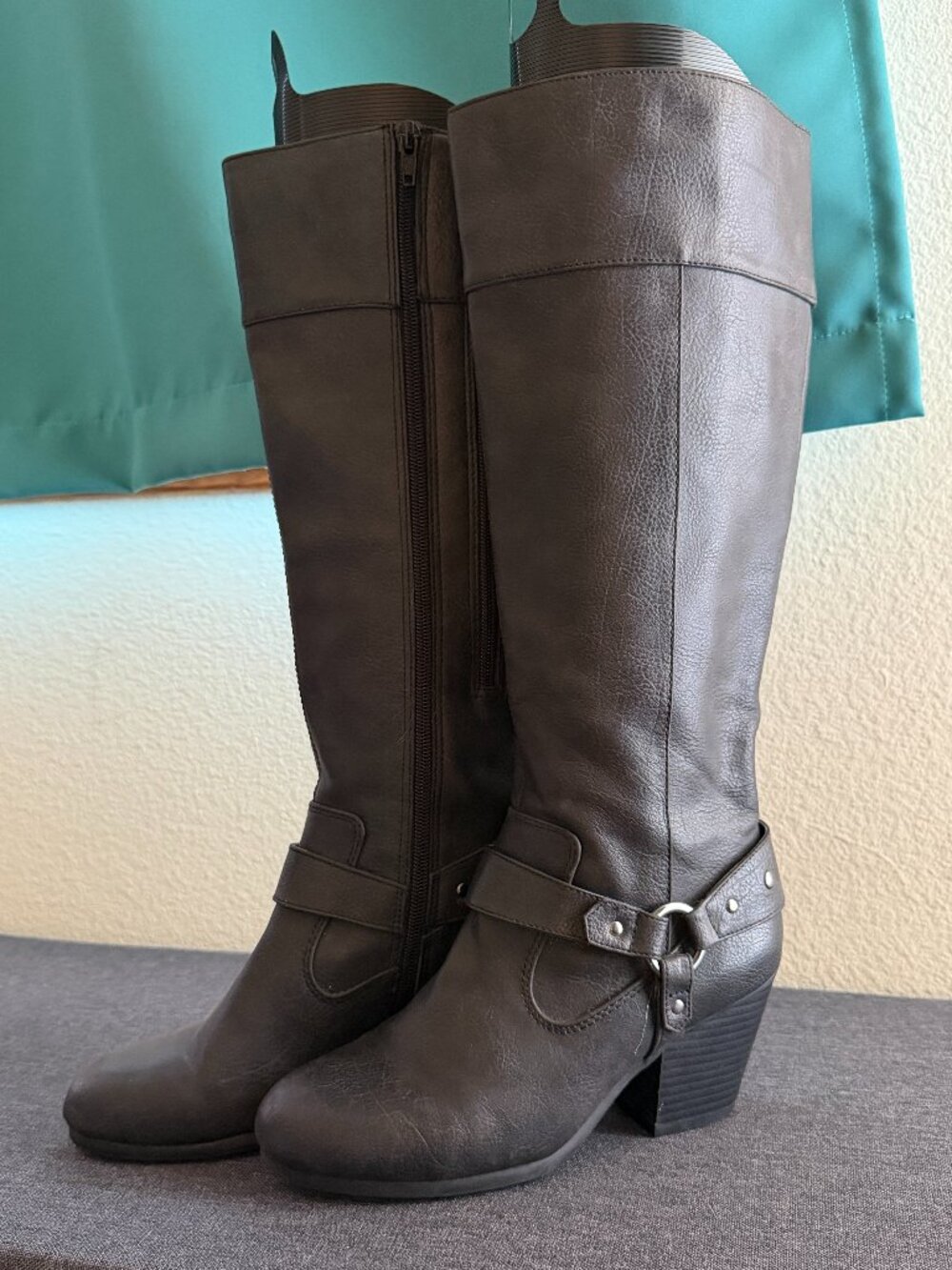 Like New Women's Black Knee High Boots, Size 7.5